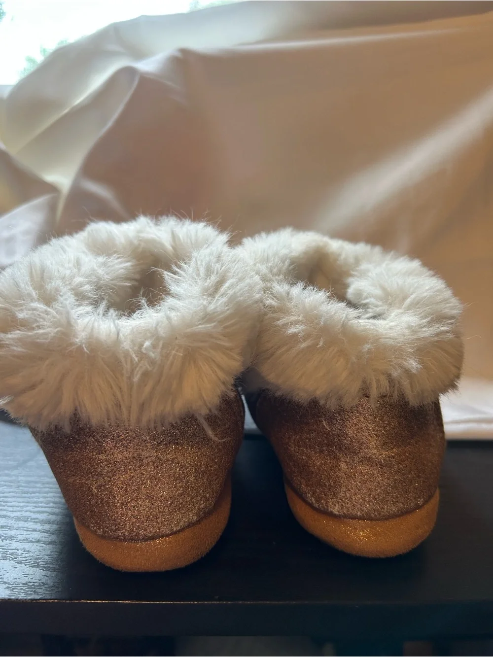 Juicy Couture Girls' Brown Faux-Fur Cozy Slip-On Slippers with Gold Glitter Heel